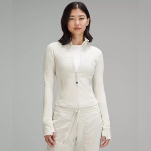 NWT Lululemon Define Cropped Jacket Nulu Bone Size 4. PERFECT CONDITION!